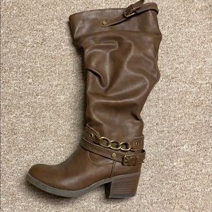 Brown boots